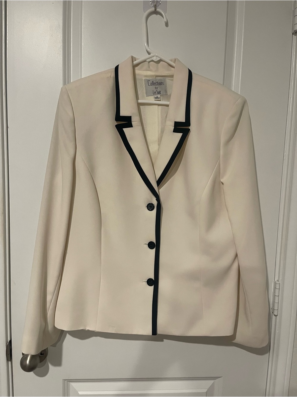 Le Suit Cream Blazer with Black Trim Accents